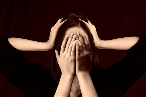 20代 女性 抜け毛